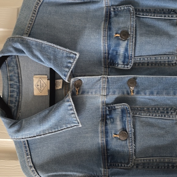 ST. JOHN'S BAY BRAND WOMEN'S LIGHT BLUE STRETCH JEAN JACKET SIZE XL - Picture 3 of 16